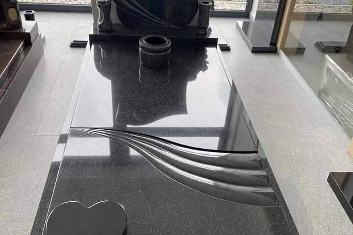 Obnova písma na pomníku